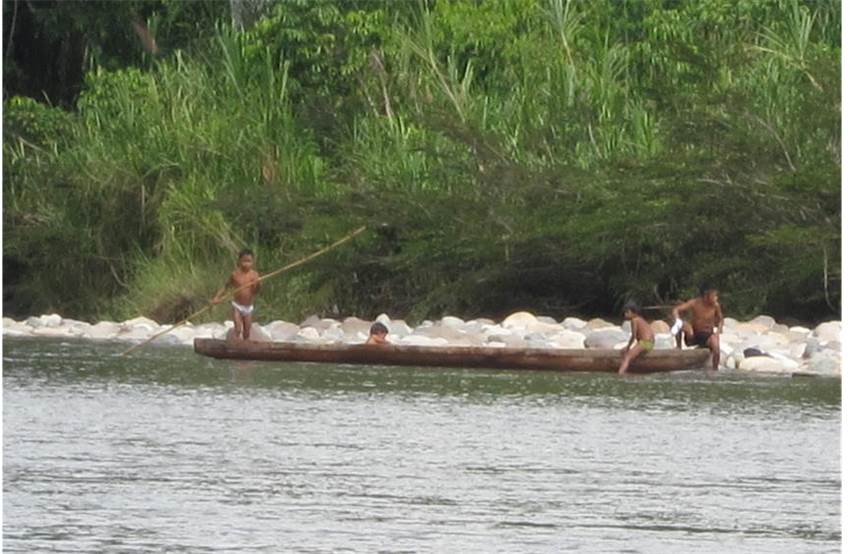 Foto Indigener beim Fischen